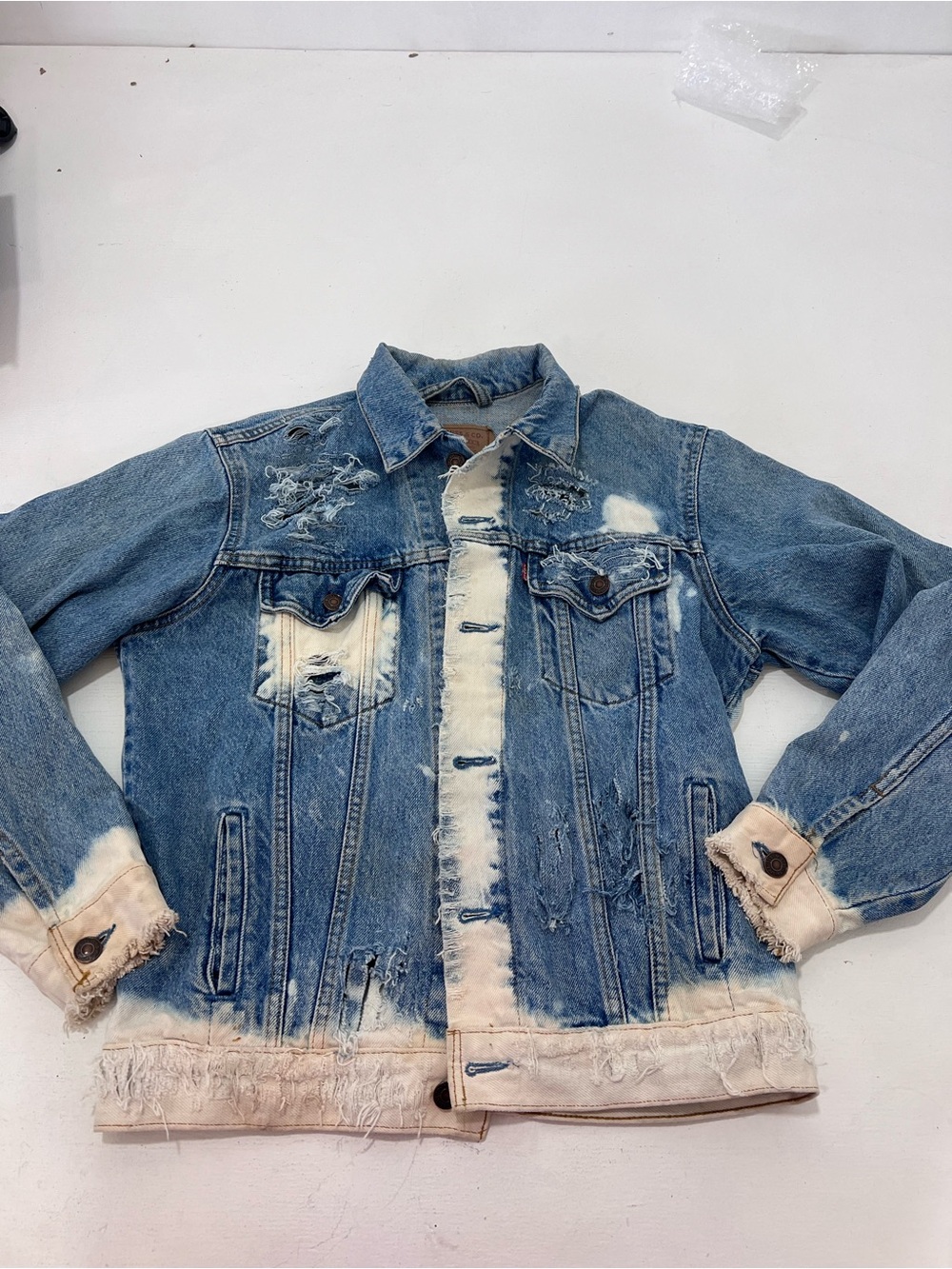Levi's trucker intense bleaching heavy distressing and rips throughout. XL vtg